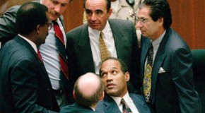 Une mini-série sur le procès O.J. Simpson avec Britton, Schwimmer, Travolta