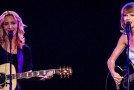 Lisa Kudrow reprend Smelly Cat avec Taylor Swift