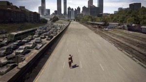 Rick-Grimes-riding-a-horse-into-Atlanta